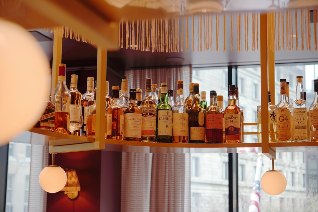 whisky cocktail gourmet pairing tasting menu bar interior