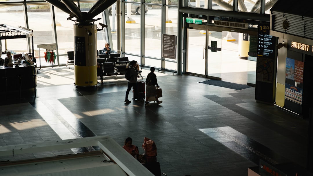 airport terminal walking distance map, international transit transfer tips
