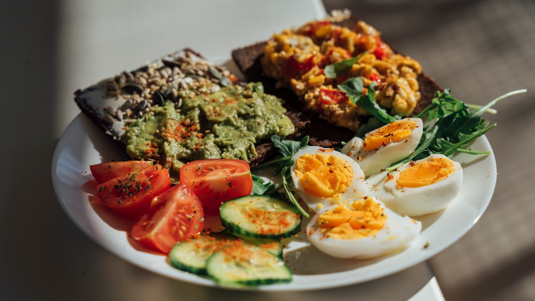 ketogenic diet food plate, low carb high fat meal